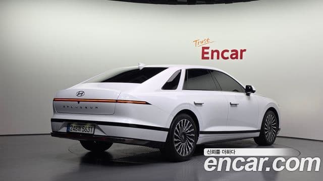 Hyundai Grandeur Hybrid 2023 — Şəkil 7/20