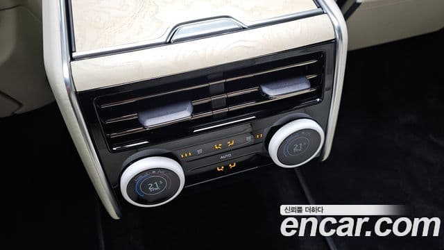 Land Rover Range Rover 2025 — Photo 2/20