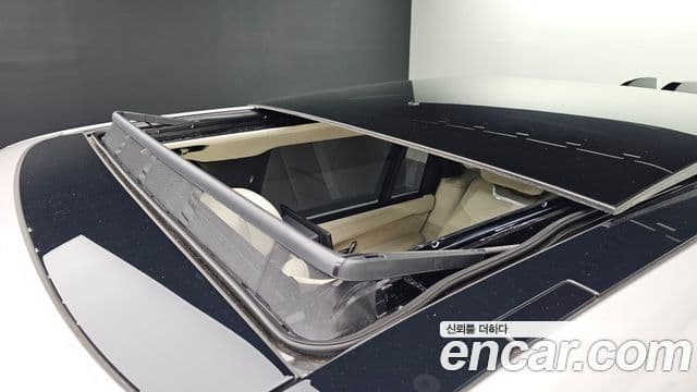 Land Rover Range Rover 2025 — Photo 16/20