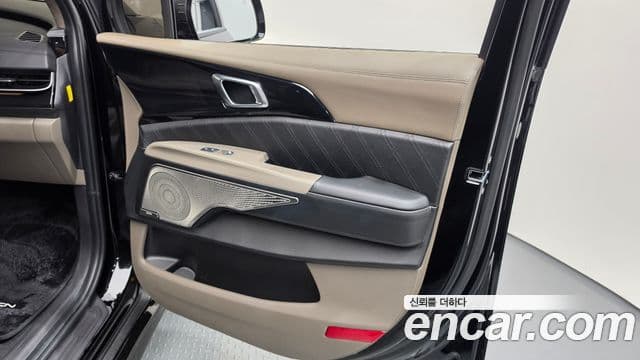 Kia Carnival 2025 — Photo 22/39