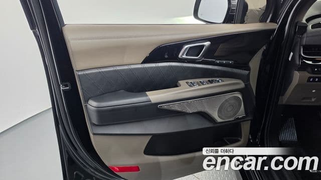 Kia Carnival 2025 — Photo 16/39