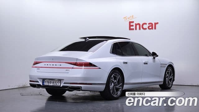 Genesis G90 2022 — Photo 18/31