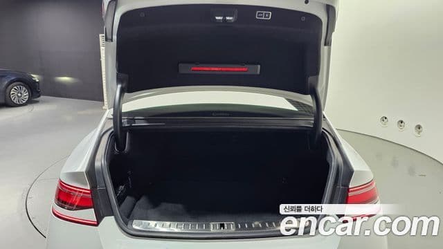 Genesis G90 2022 — Photo 14/31