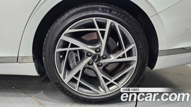 Genesis G90 2022 — Photo 24/31