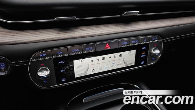 Genesis G90 2024 — ფოტო 32/34