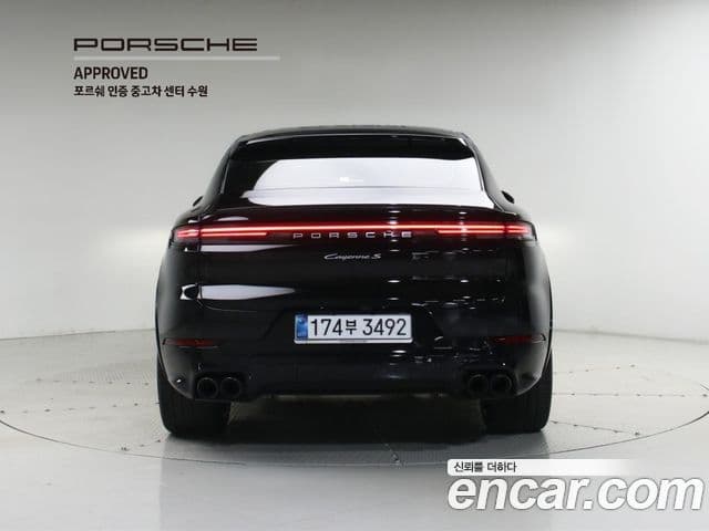 Porsche Cayenne 2025 — ფოტო 12/20