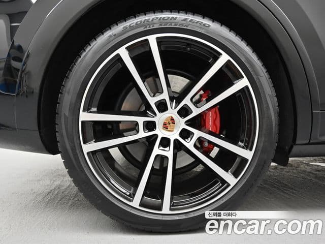 Porsche Cayenne 2025 — ფოტო 6/20