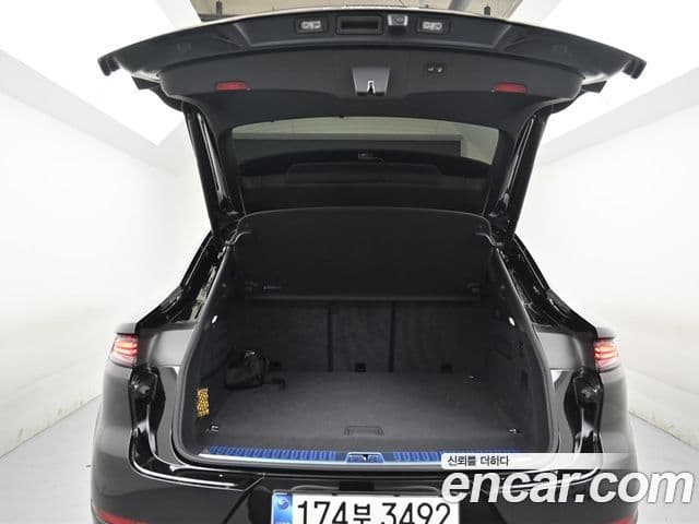 Porsche Cayenne 2025 — ფოტო 9/20