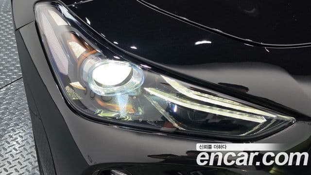 Genesis G70 2019 — Photo 12/37