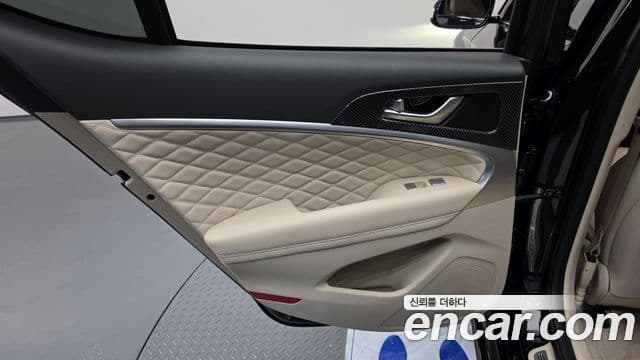 Genesis G70 2019 — Photo 21/37