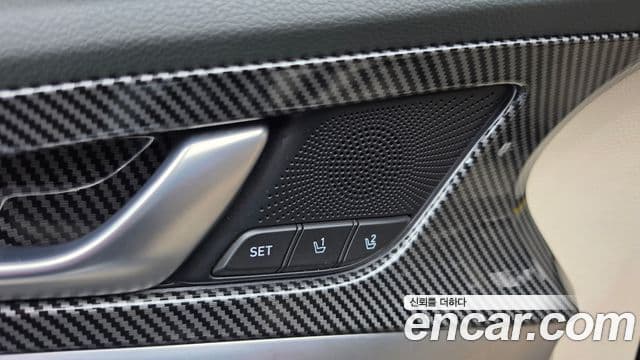 Genesis G70 2019 — Photo 14/37