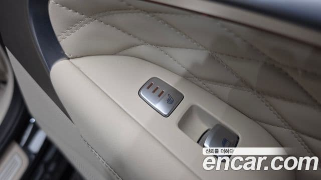 Genesis G70 2019 — Photo 30/37