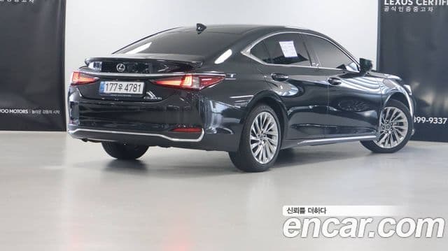 Lexus ES300h 2025 — Photo 5/15