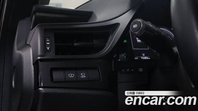 Lexus ES300h 2025 — Photo 6/15