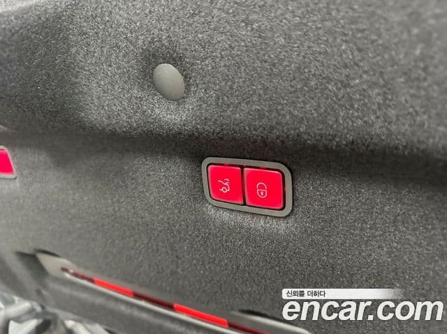 Mercedes-Benz SL-Class 2025 — Photo 7/18