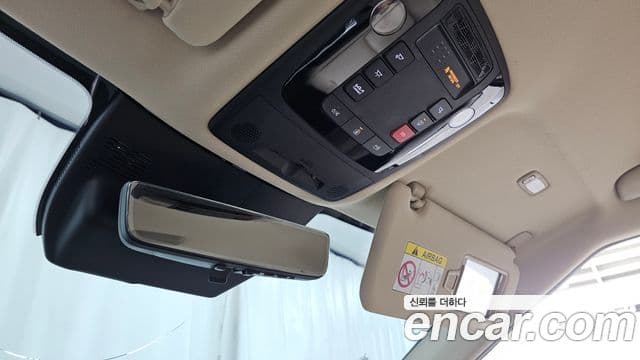 Kia Carnival 2024 — Фото 18/20