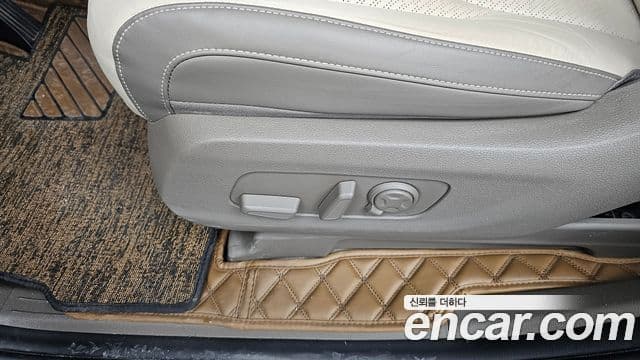 Kia Carnival 2024 — ფოტო 29/30