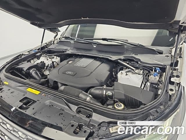 Land Rover Discovery 5 2019 — Şəkil 9/19