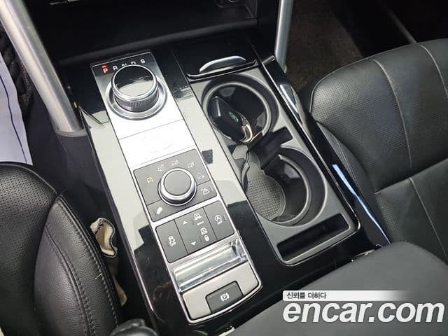 Land Rover Discovery 5 2019 — Şəkil 11/19