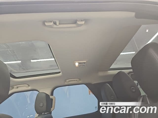 Land Rover Discovery 5 2019 — Şəkil 7/19