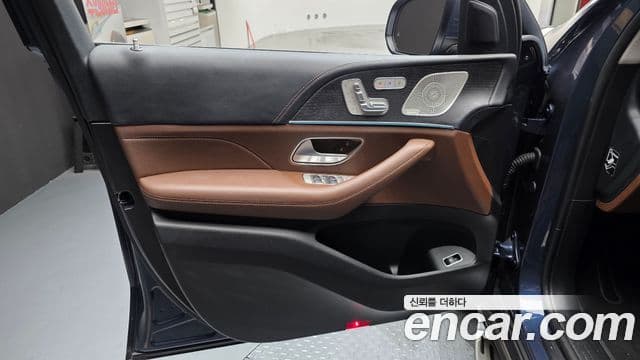Mercedes-Benz GLE-Class 2024 — Photo 2/39