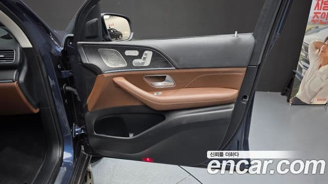 Mercedes-Benz GLE-Class 2024 — Photo 11/39