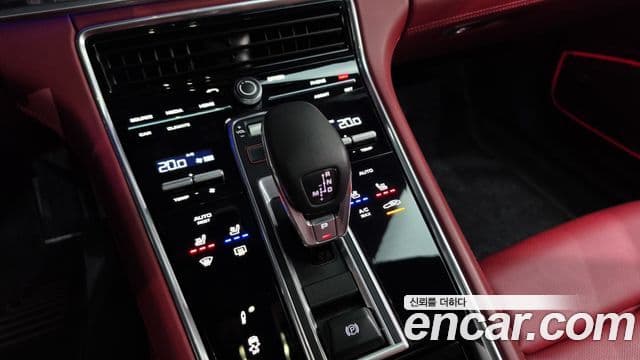 Porsche Panamera 2019 — Şəkil 16/20