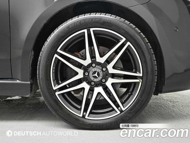 Mercedes-Benz V-Class 2018 — Фото 4/20