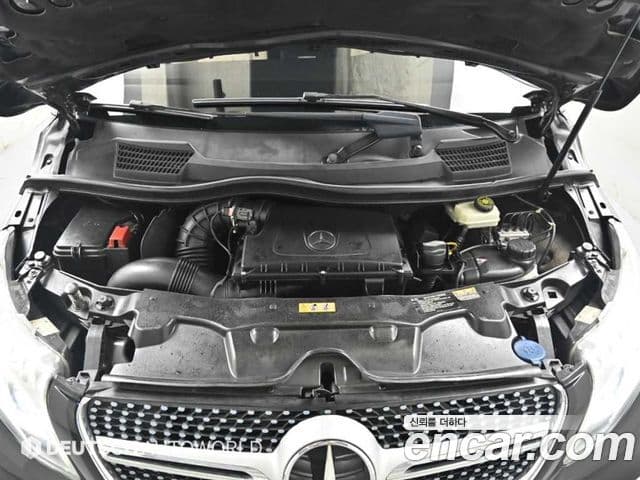 Mercedes-Benz V-Class 2018 — Фото 5/20