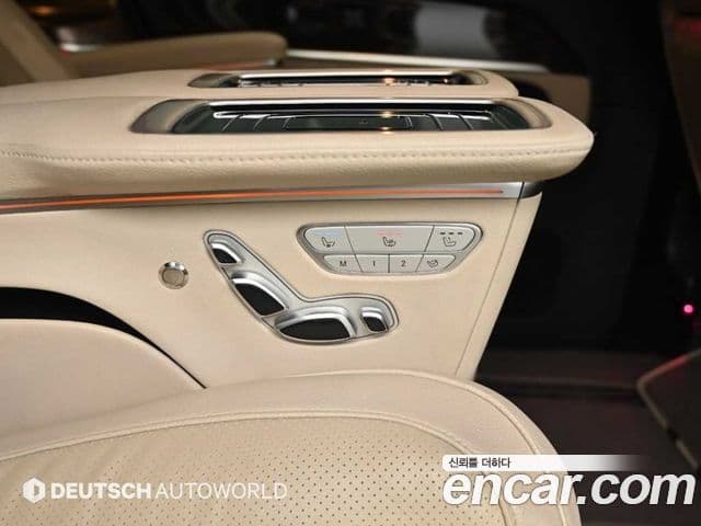 Mercedes-Benz V-Class 2018 — Фото 16/20