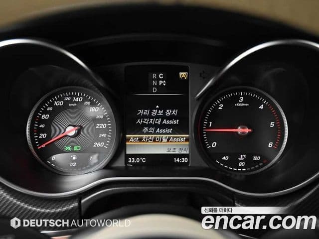 Mercedes-Benz V-Class 2018 — Фото 17/20