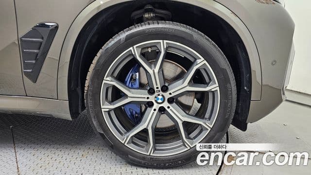 BMW X5 2025 — Photo 18/33