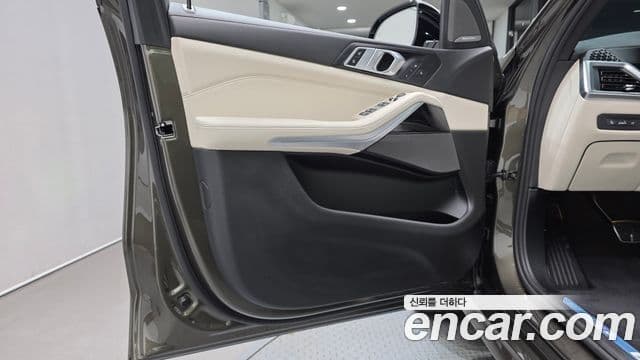 BMW X5 2025 — Photo 29/33