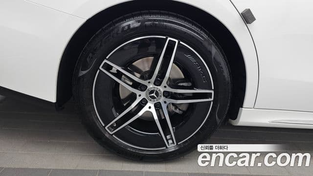 Mercedes-Benz E-Class 2026 — Photo 16/35