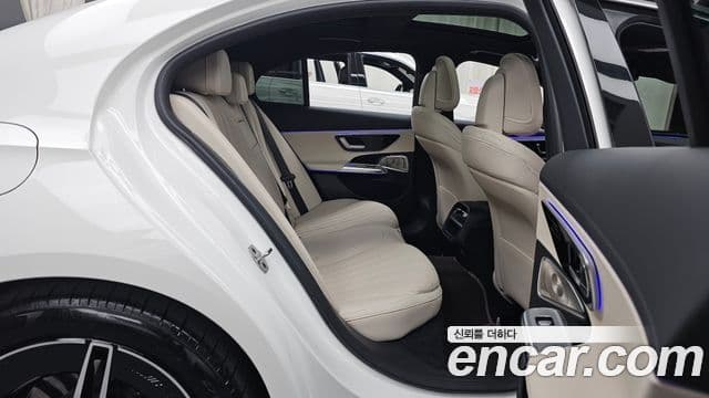 Mercedes-Benz E-Class 2026 — Photo 35/35