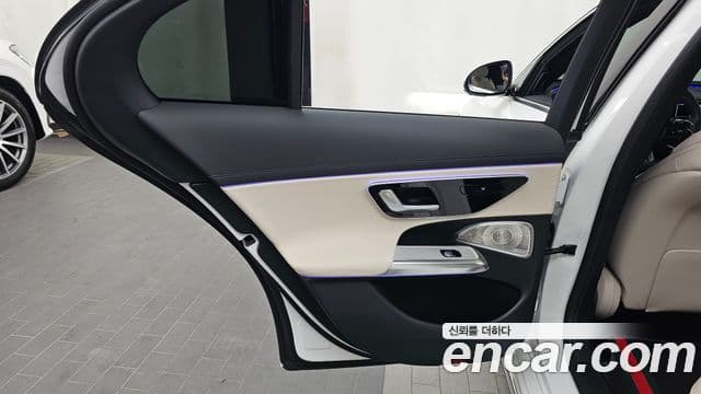 Mercedes-Benz E-Class 2026 — Photo 22/35