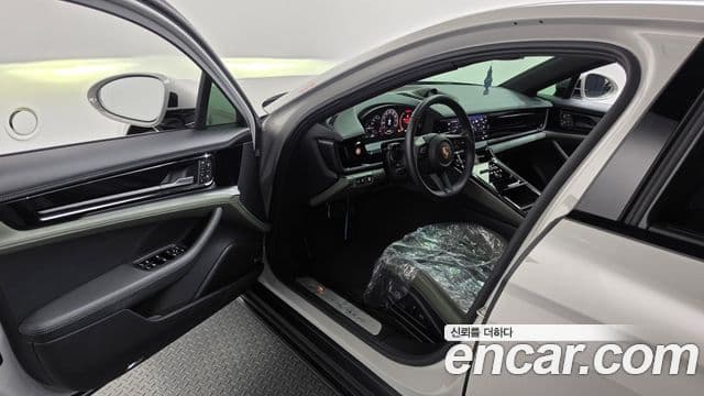 Porsche Panamera 2025 — Photo 36/37