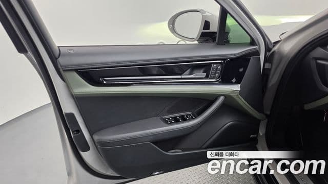 Porsche Panamera 2025 — Photo 25/37