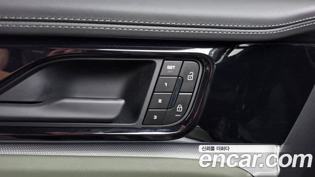 Porsche Panamera 2025 — Photo 9/37
