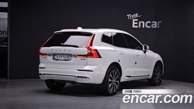 Volvo XC60 2024 — ფოტო 12/35