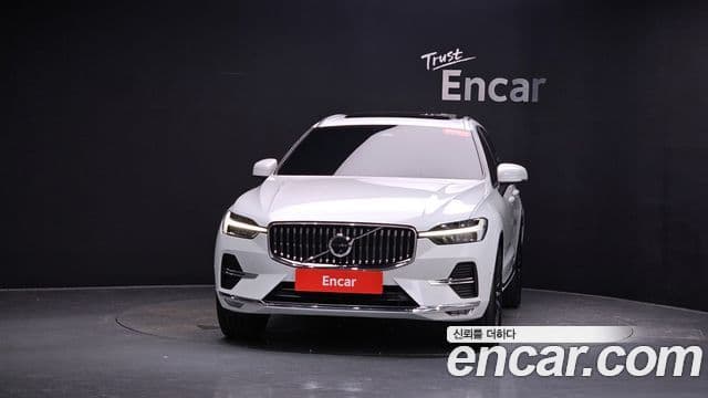 Volvo XC60 2024 — ფოტო 24/35
