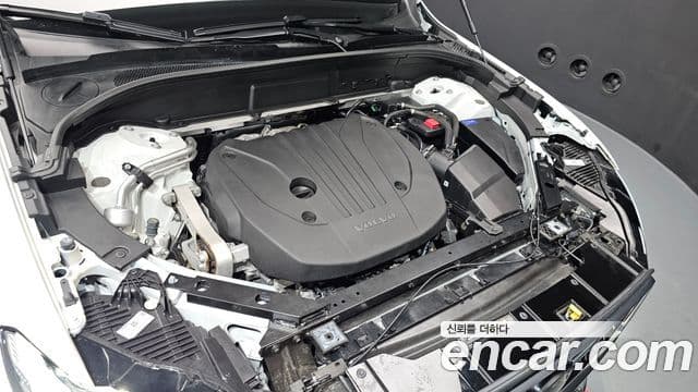 Volvo XC60 2024 — ფოტო 19/35