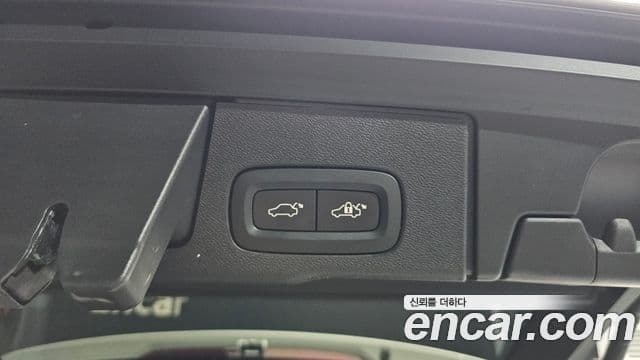 Volvo XC60 2024 — ფოტო 4/35