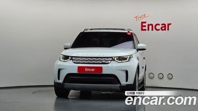 Land Rover Discovery 5 2018 — Şəkil 8/20
