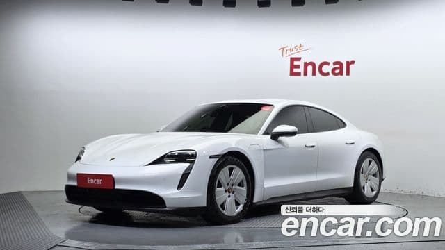 Porsche Taycan 2022 — ფოტო 3/37