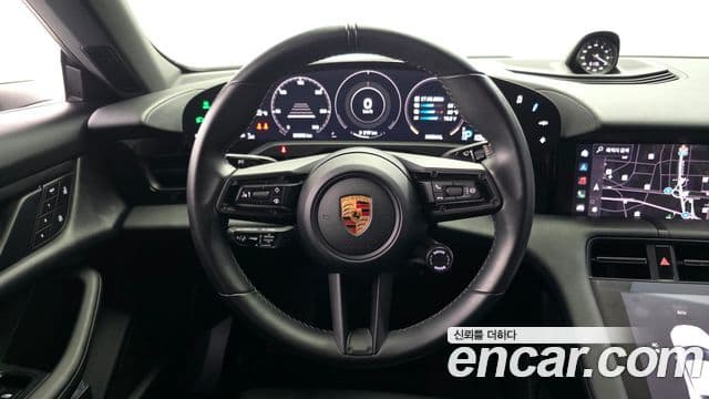 Porsche Taycan 2022 — ფოტო 7/37