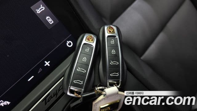 Porsche Taycan 2022 — ფოტო 5/37