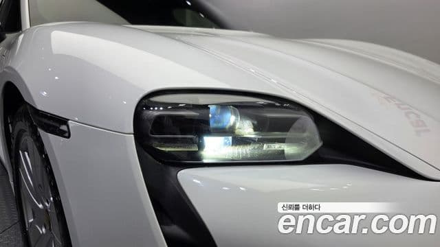 Porsche Taycan 2022 — ფოტო 37/37