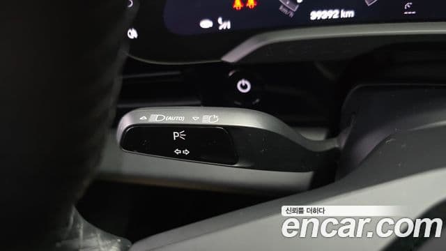 Porsche Taycan 2022 — ფოტო 9/37