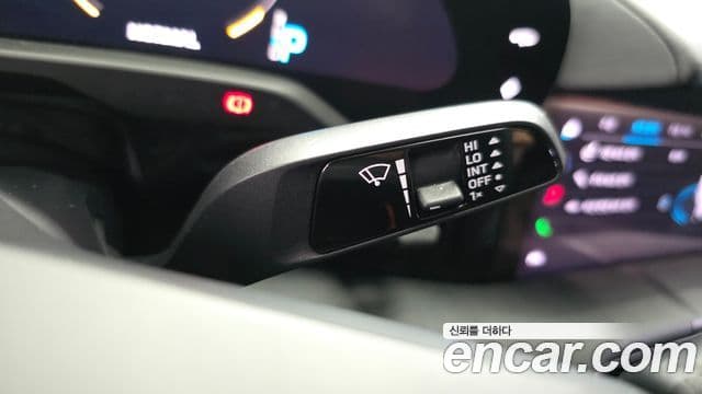 Porsche Taycan 2022 — ფოტო 32/37